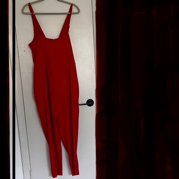 ⭐️Bogo⭐️🦋 New w tag ASOS Sz 12 red side pockets jumpsuit - Picture 9 of 10